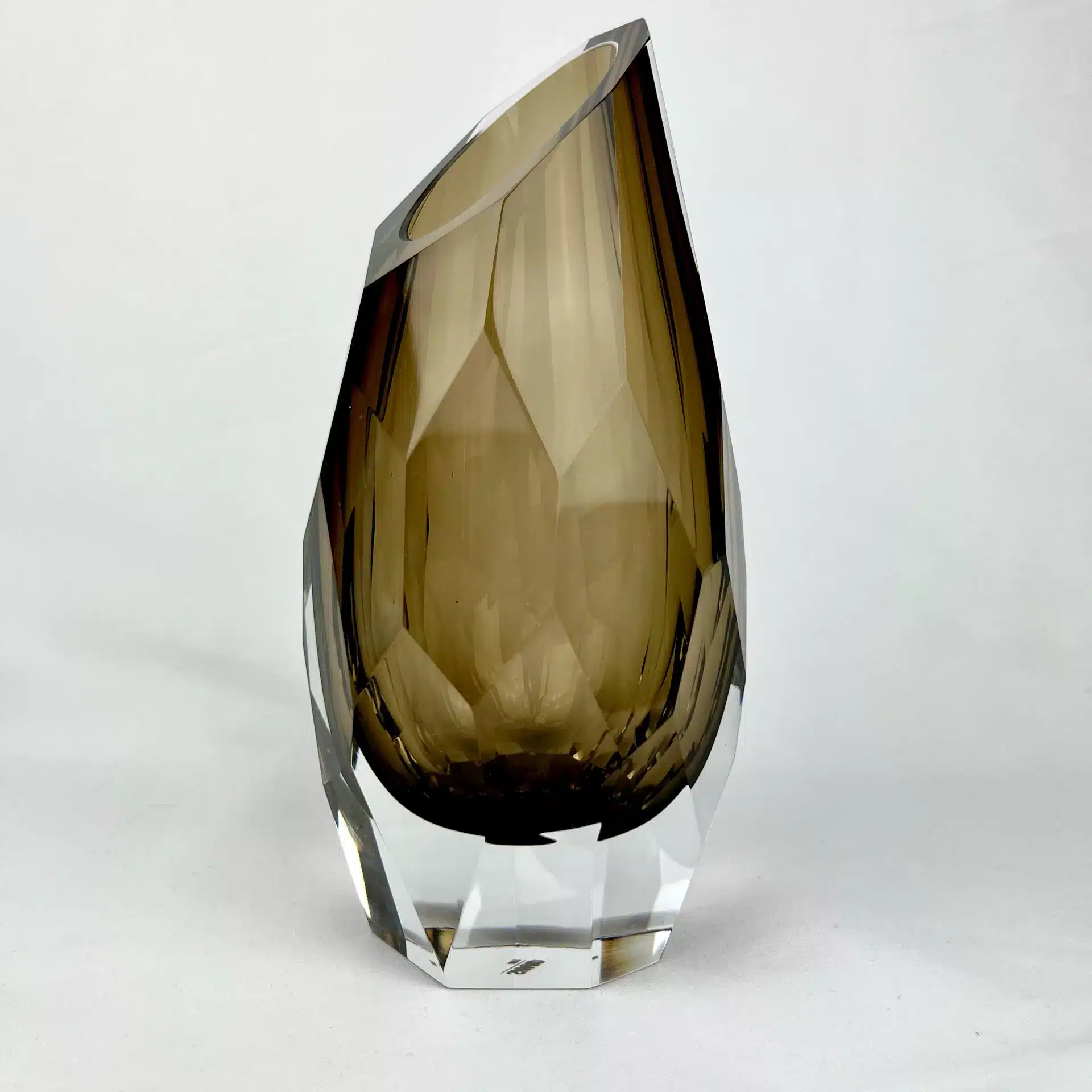 Naomi Vase - Coffee - promo