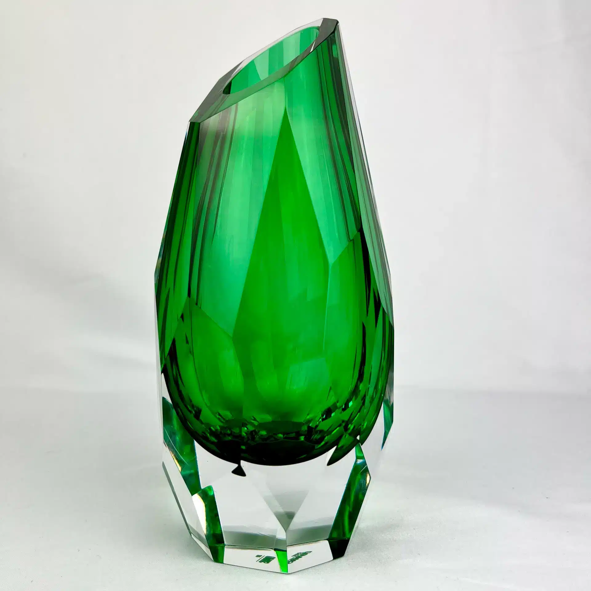 Naomi Vase - Kiwi - promo